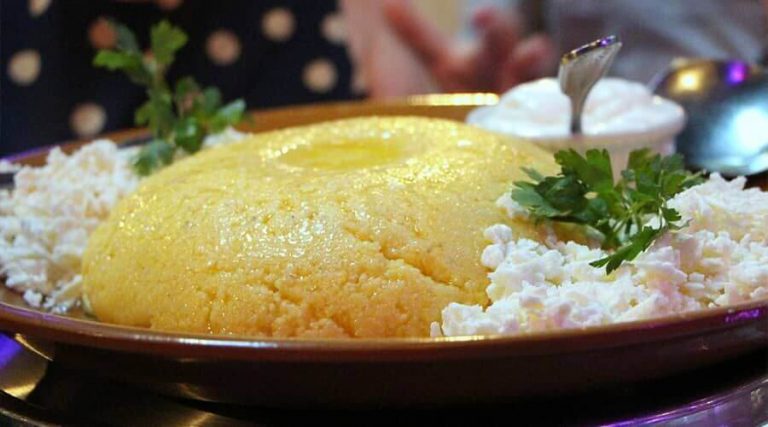 in a plate delicious puliska was kept